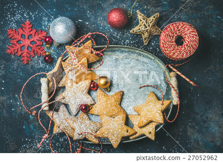 Christmas star shaped gingerbread cookies Christmas star shaped gingerbread cookies 27052962