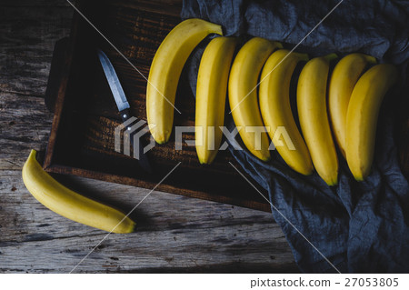 Fresh Yellow Bananas Fresh Yellow Bananas 27053805