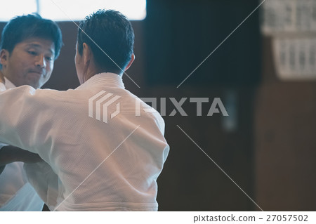 柔道 武術 人 27057502