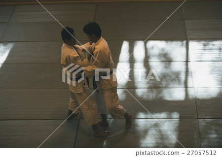 柔道 武術 人 27057512