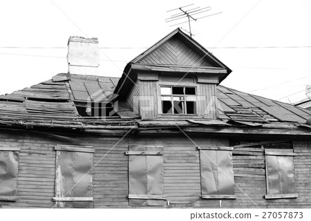 Abandoned wooden building. 27057873