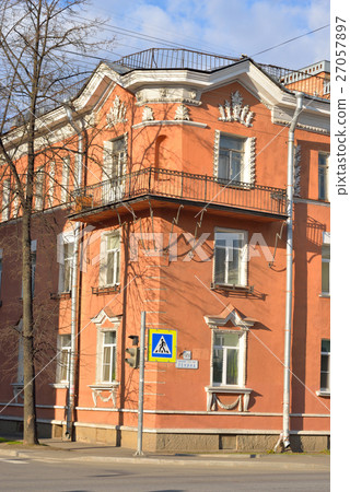 The building in the style of Stalin in Kolpino. The building in the style of Stalin in Kolpino. 27057897