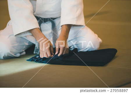 aikido, man's formal divided skirt, person 27058897