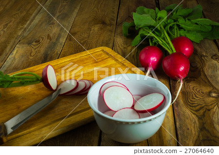 Slices of fresh radish Slices of fresh radish 27064640