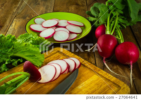 Slices of radish and lettuce leaves Slices of radish and lettuce leaves 27064641