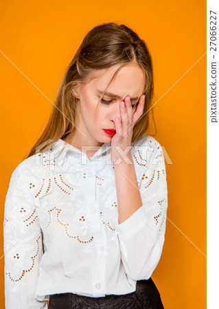 The serious frustrated young beautiful business The serious frustrated young beautiful business 27066227