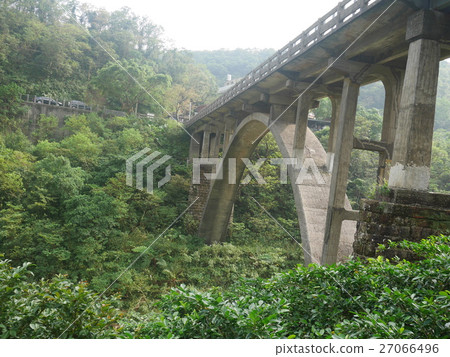 Unexplored arch bridge Unexplored arch bridge 27066496