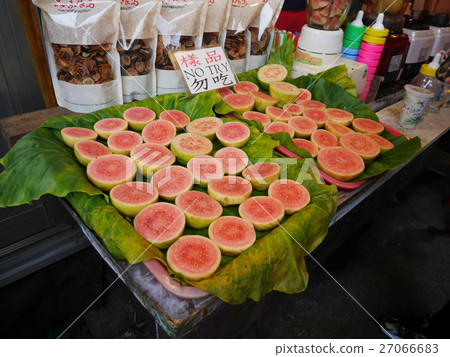 Street stall guava Street stall guava 27066683