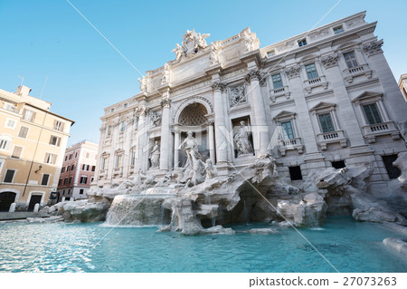 Trevi fountain, Rome 27073263