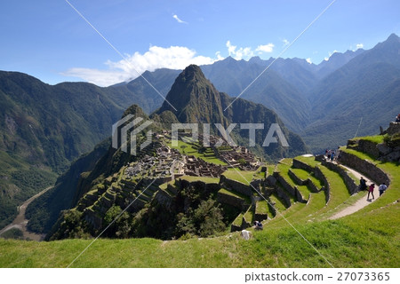 Machu Picchu ruins 27073365