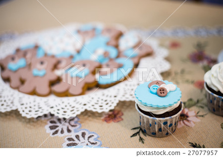 Beautiful blue cupcake and plate with teddy bears 27077957