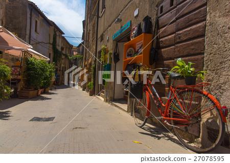 Town of Pitigliano Town of Pitigliano 27078595