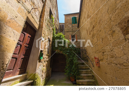 Town of Pitigliano Town of Pitigliano 27078805