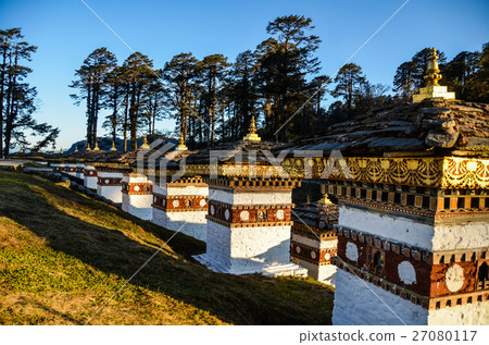 Bhutan Dochula Pass 108 Stupas 不丹普納卡多吉拉隘口108座舍利塔 Bhutan Dochula Pass 108 Stupas 不丹普納卡多吉拉隘口108座舍利塔 27080117