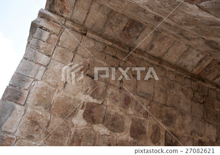 瑪雅拱門紅色票據在烏斯馬爾廢墟，墨西哥 27082621