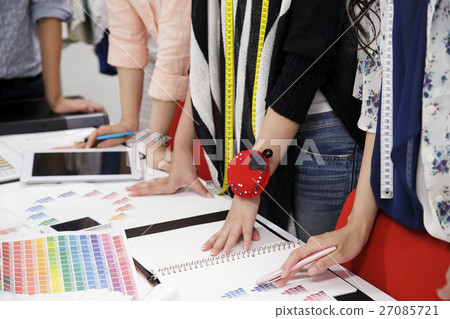 Apparel Designer Business Conference Meeting Fashion Office Meeting 27085721