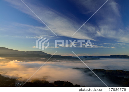 The sea of clouds in Kukuto basin 27086776