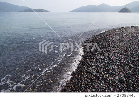Hin-ngam Island beach with beautiful stone Hin-ngam Island beach with beautiful stone 27088443