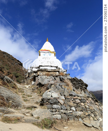 stupa on the way to everest base camp,nepal 27090354
