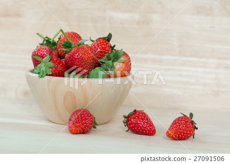 Ripe red strawberries Ripe red strawberries 27091506