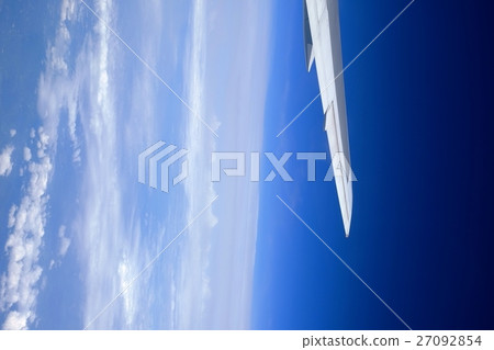 從飛機窗口的一個看法 27092854