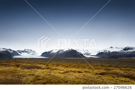 Scenic mountain landscape shot 27096626