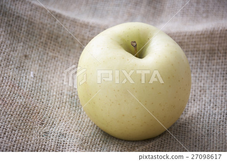 Shiba apples 27098617