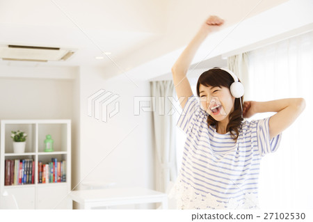 女性音樂舞蹈耳機耳機音樂小姐生活方式生活 27102530