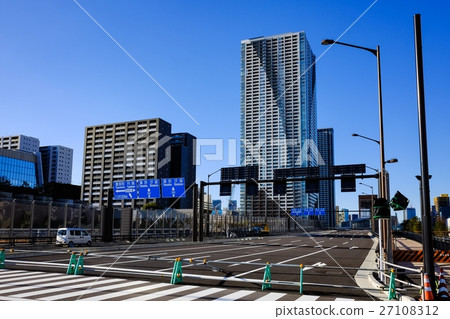 New road before opening (1) 27108312