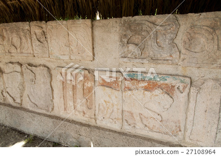 Mexican chichen Itza ruins Jaguar relief Mexican chichen Itza ruins Jaguar relief 27108964