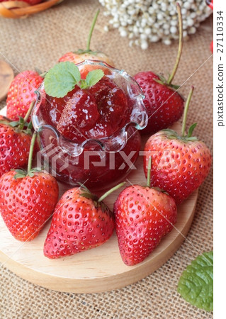 Fresh strawberries red at delicious and jam. Fresh strawberries red at delicious and jam. 27110334