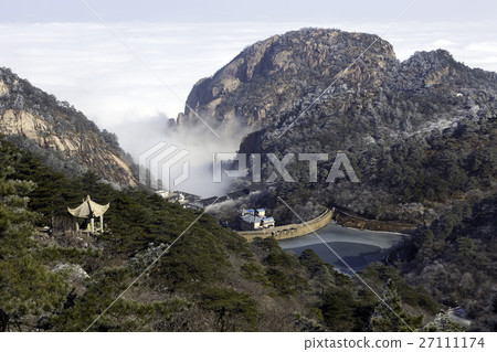 Huangshan (Yellow Mountains) China. Huangshan (Yellow Mountains) China. 27111174