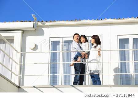 Happy family Happy family 27115944