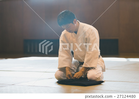 aikido, man's formal divided skirt, person 27124480