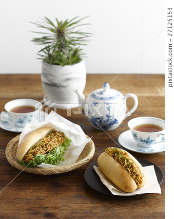 Yakisoba bread 27125153