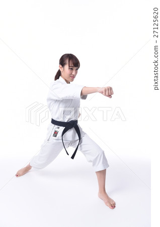 Women who do karate 27125620
