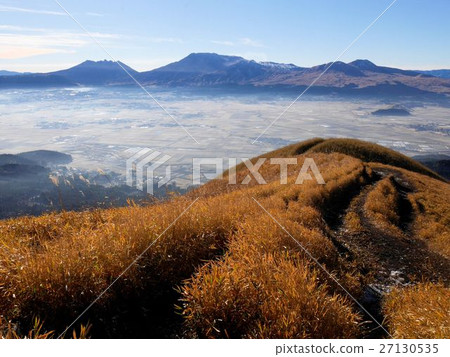 Panorama and sea of clouds in Aso Taikan Mine in winter 27130535