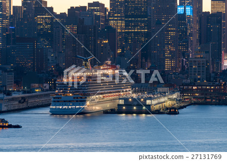在紐約/曼哈頓的豪華班輪 27131769