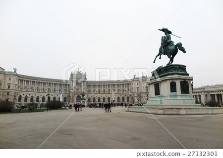 New Royal Palace in Vienna and Herden Square (Neue Burg & Heldenplatz) 27132301