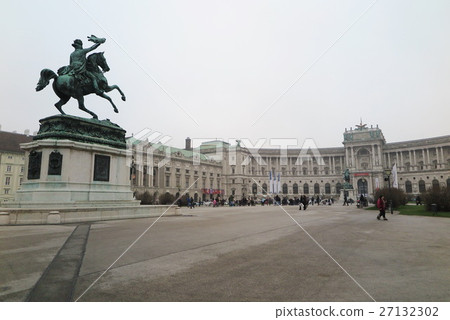 New Royal Palace in Vienna and Herden Square (Neue Burg & Heldenplatz) 27132302
