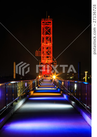 築後川上升的橋夜視圖點燃 築後川上升的橋夜視圖點燃 27136728