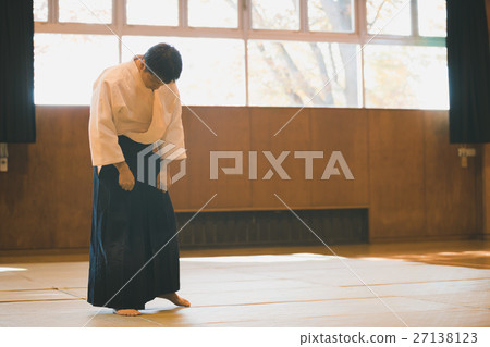 aikido, man's formal divided skirt, person 27138123