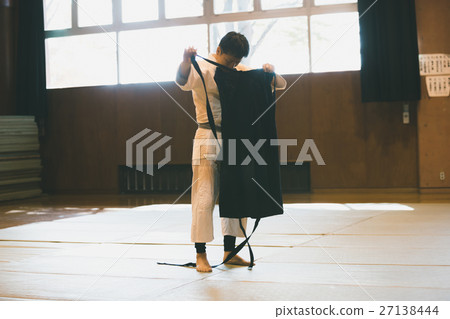 aikido, man's formal divided skirt, person 27138444