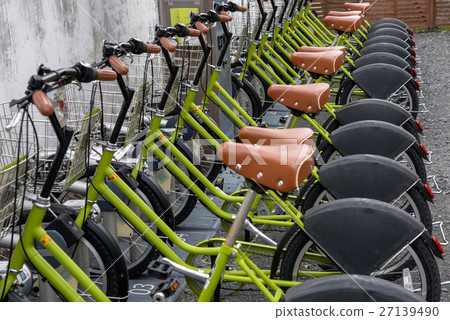 Bicycle sharing in the parking lot 27139490