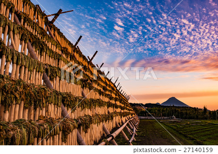 Dusk of Japanese radish bean and Kamen mountain Dusk of Japanese radish bean and Kamen mountain 27140159