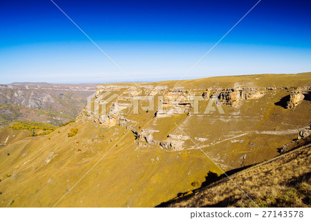 Beautiful landscapes with high mountains Beautiful landscapes with high mountains 27143578