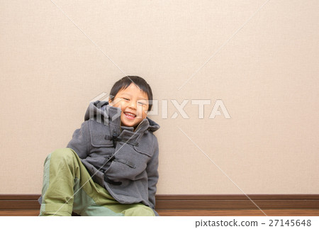 Winter image boy 27145648