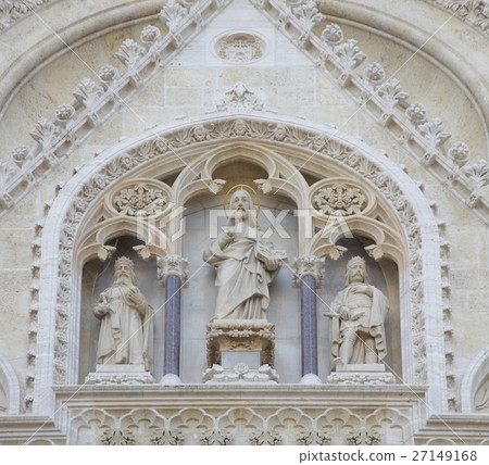 Portal of the Zagreb cathedral 27149168