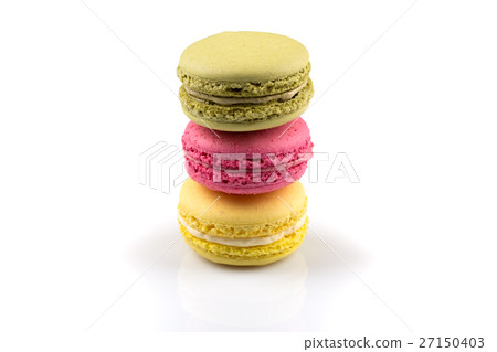 Colorful homemade macaroons 27150403