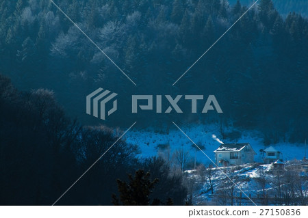 Valley of cottages in winter mountains Valley of cottages in winter mountains 27150836